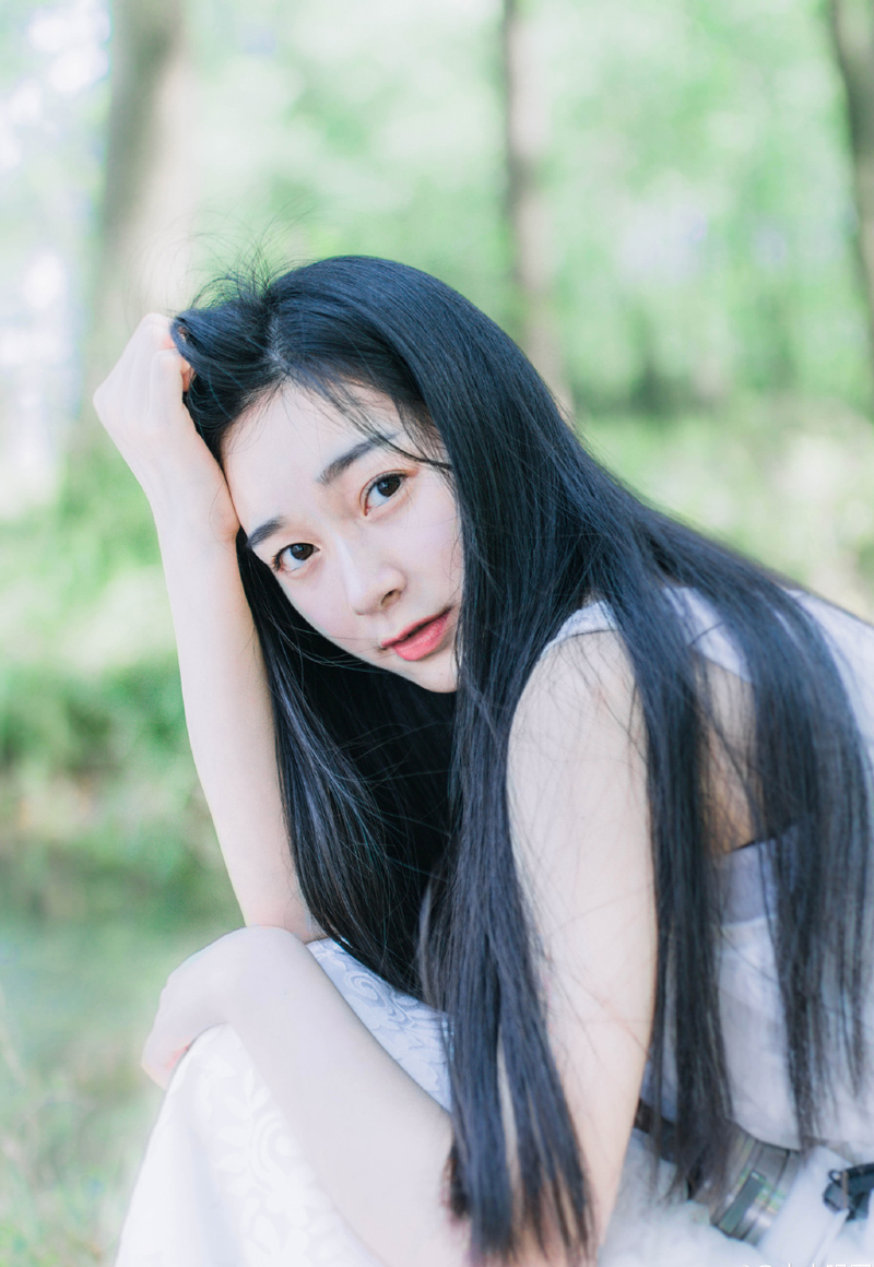 “多则一月，少则半月，我必有消息。”庞统认真的看向魏延：“阆中大营有我们的细作，会定期送消息过来，如果我真出了事，便立刻发兵，倒时阆中必乱！”